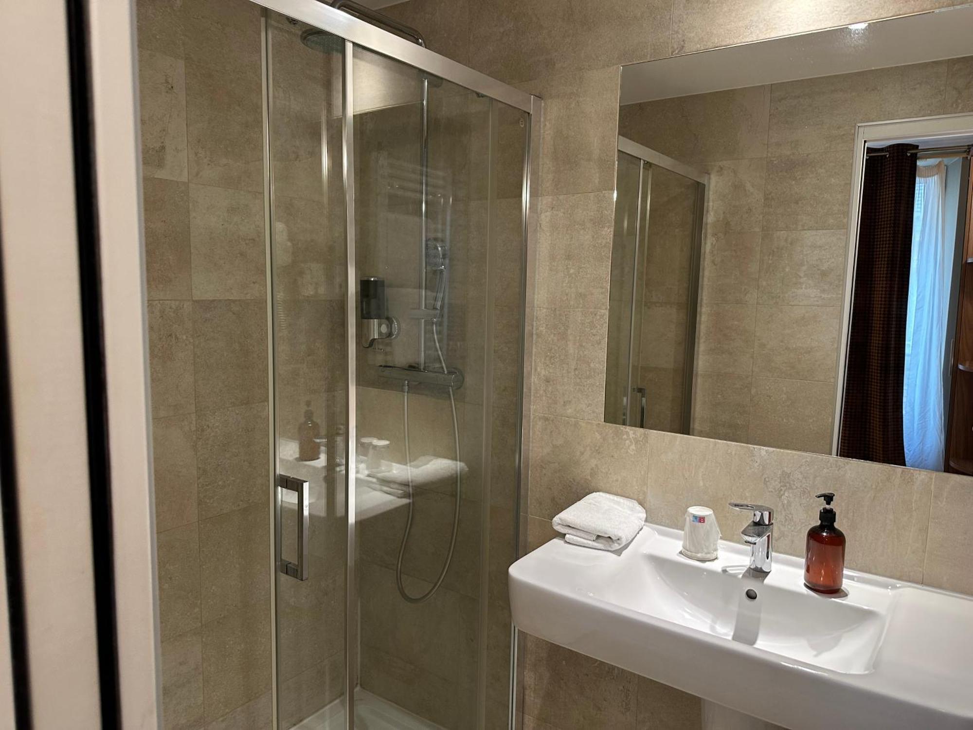 Excelsior Batignolles Hotell Paris Exteriör bild